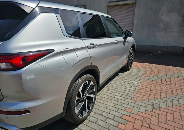 Mitsubishi Outlander cena 190000 przebieg: 33608, rok produkcji 2022 z Warszawa małe 211